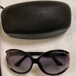 Black oval Salvatore Ferragamo sunglasses